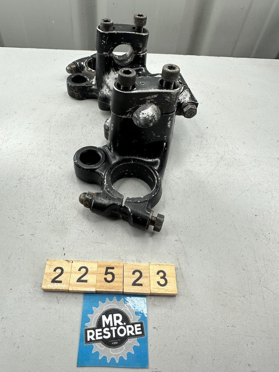 Yamaha XJ650 1982 Triple Tree Fork Clamp 16G-23340  16G-23435-00-98