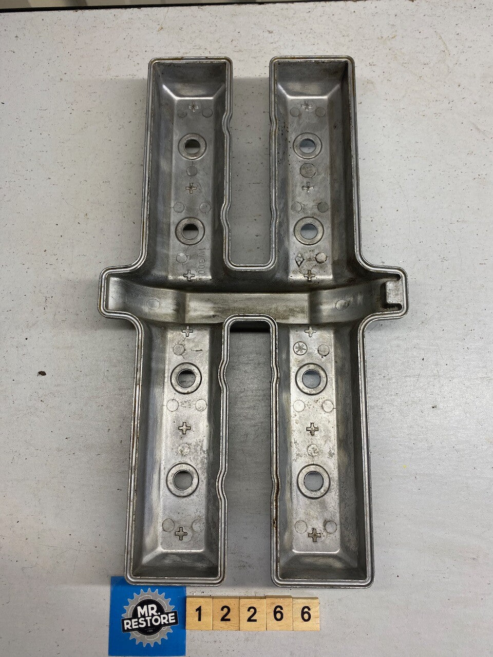 Yamaha FZR400 Cylinder Head Rocker Valve Cover 1WG-11191