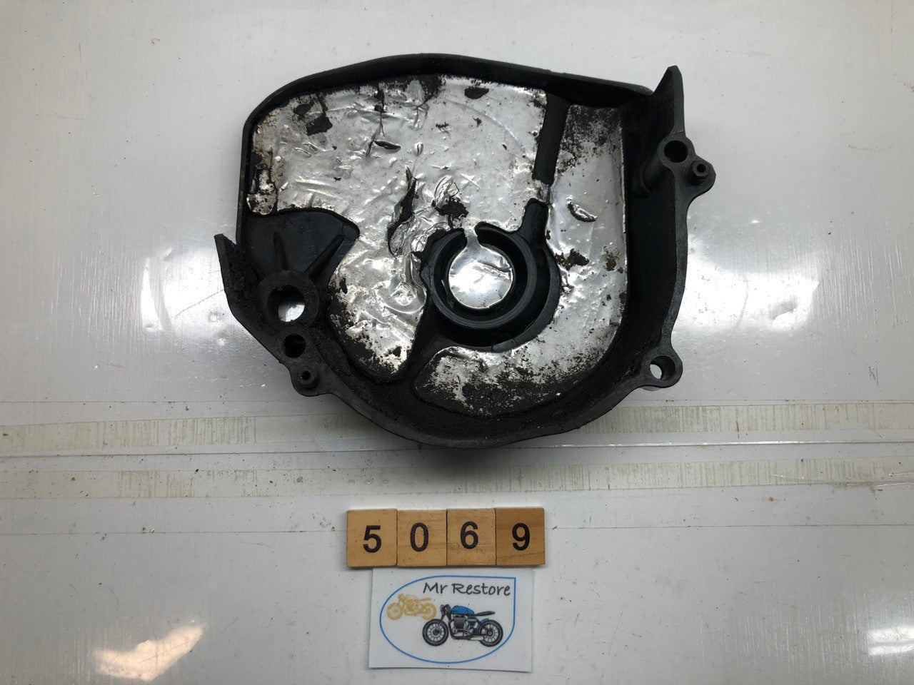 Yamaha TZR250 1KT 2MA Crank Case Front Sprocket Cover 1KT-15410-00-00
