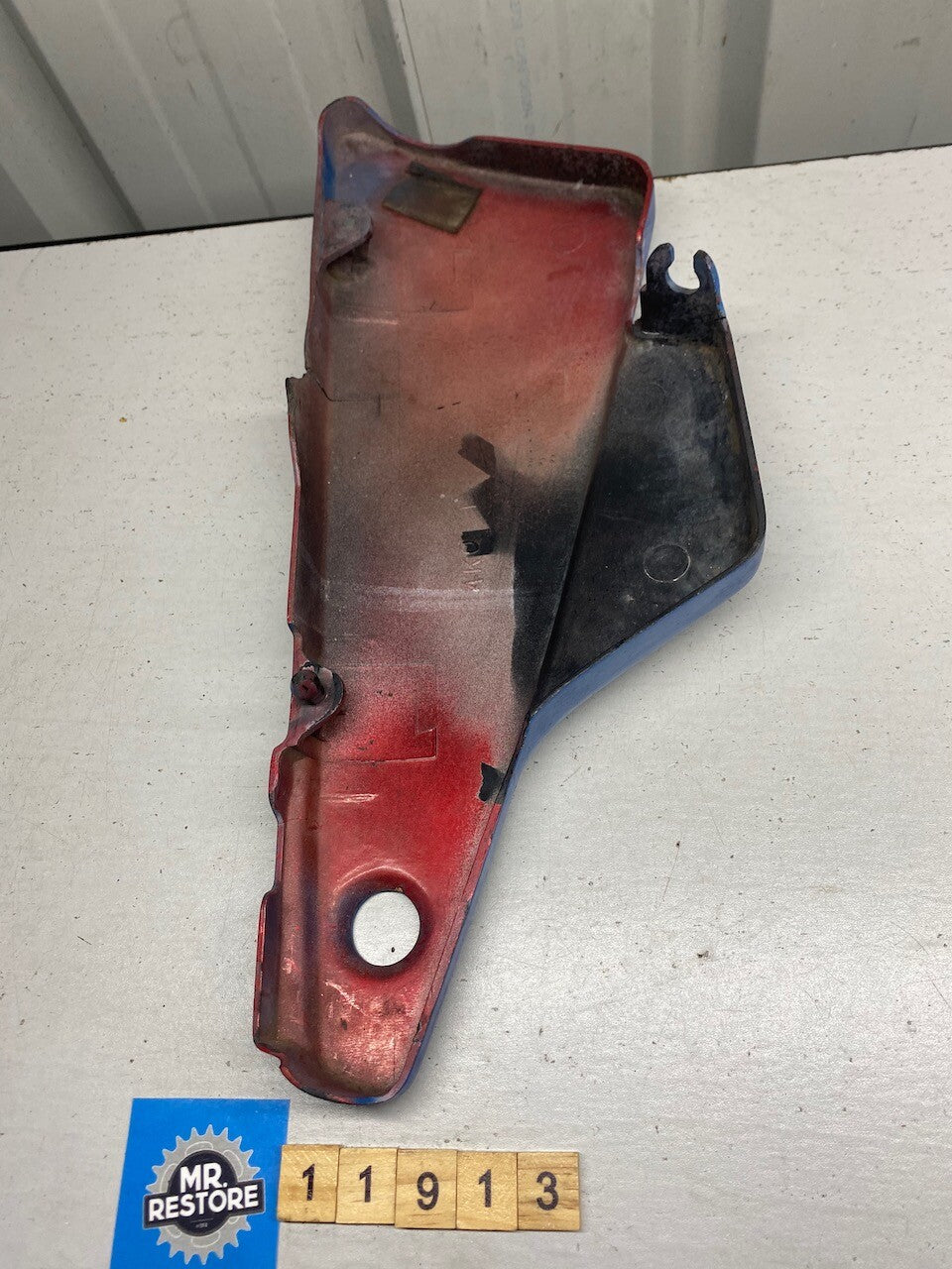 Yamaha XJ650 4K0 L/H Side Cover Panel (cracked)
