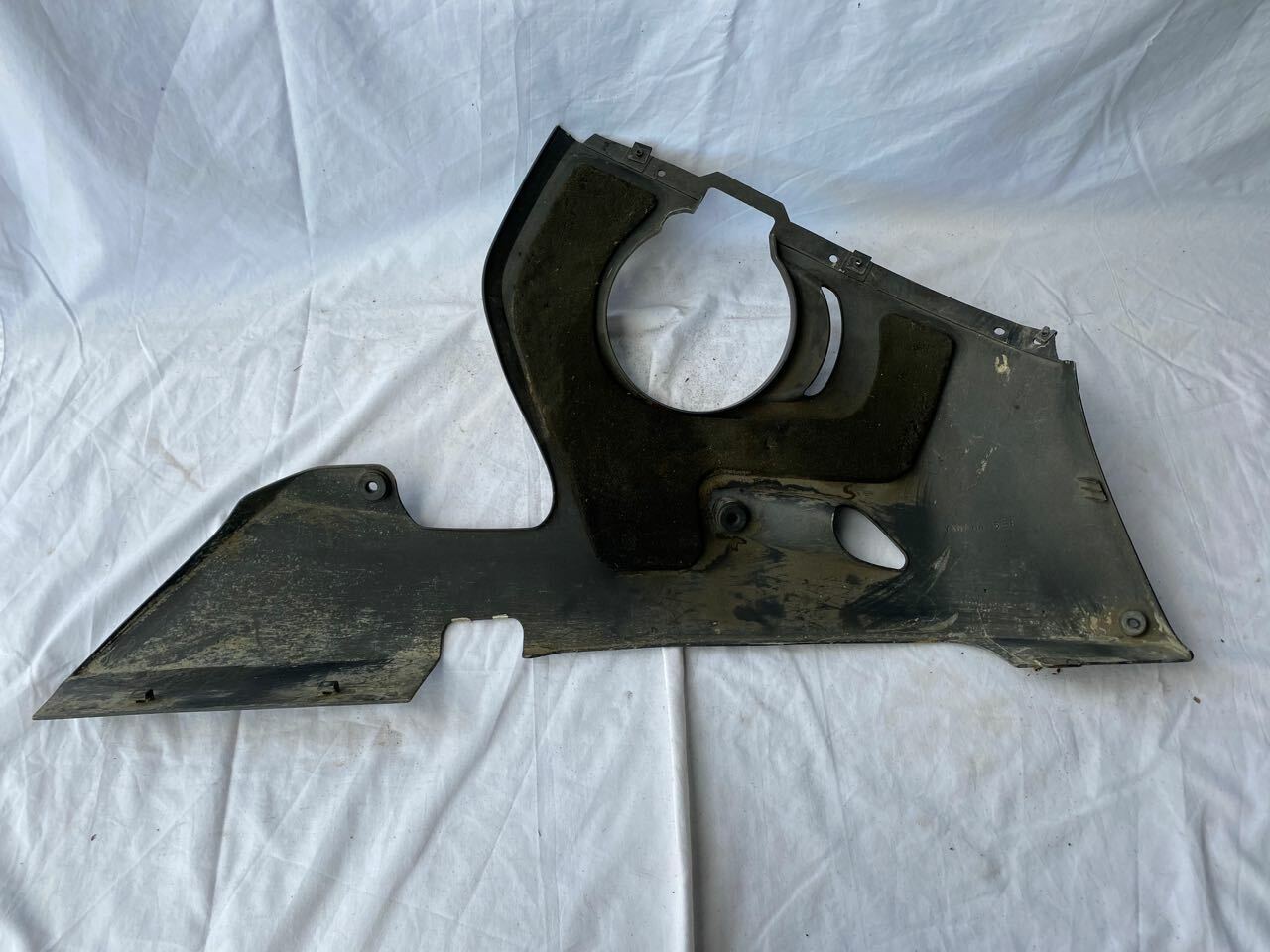 Yamaha R6 YZF 99-01 R/H Lower Fairing Panel 5EB-28385 Charcoal