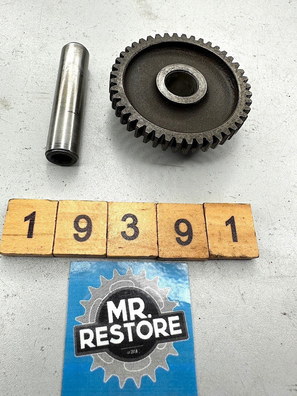 Suzuki GSX750 GSX550 GSX500 Starter Idle Gear & Pin 12611-31301  09206-13003