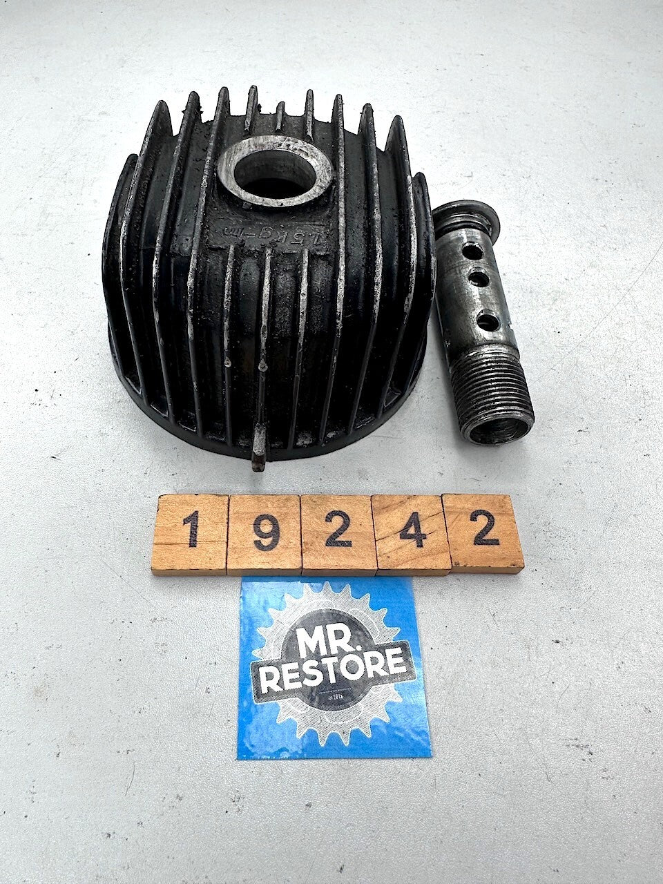 Yamaha XJ900 XJ750 XJ650 FJ600 FZ600 Oil Filter Element Cover & Bolt