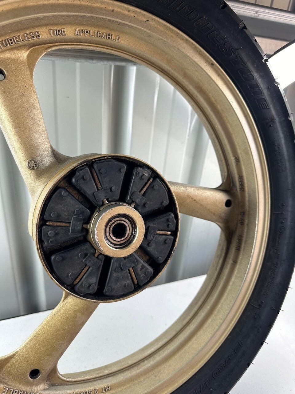 Yamaha TZR250 1KT 2MA Rear Wheel in Original Gold Anodising 2.50 x 17 (R-46)