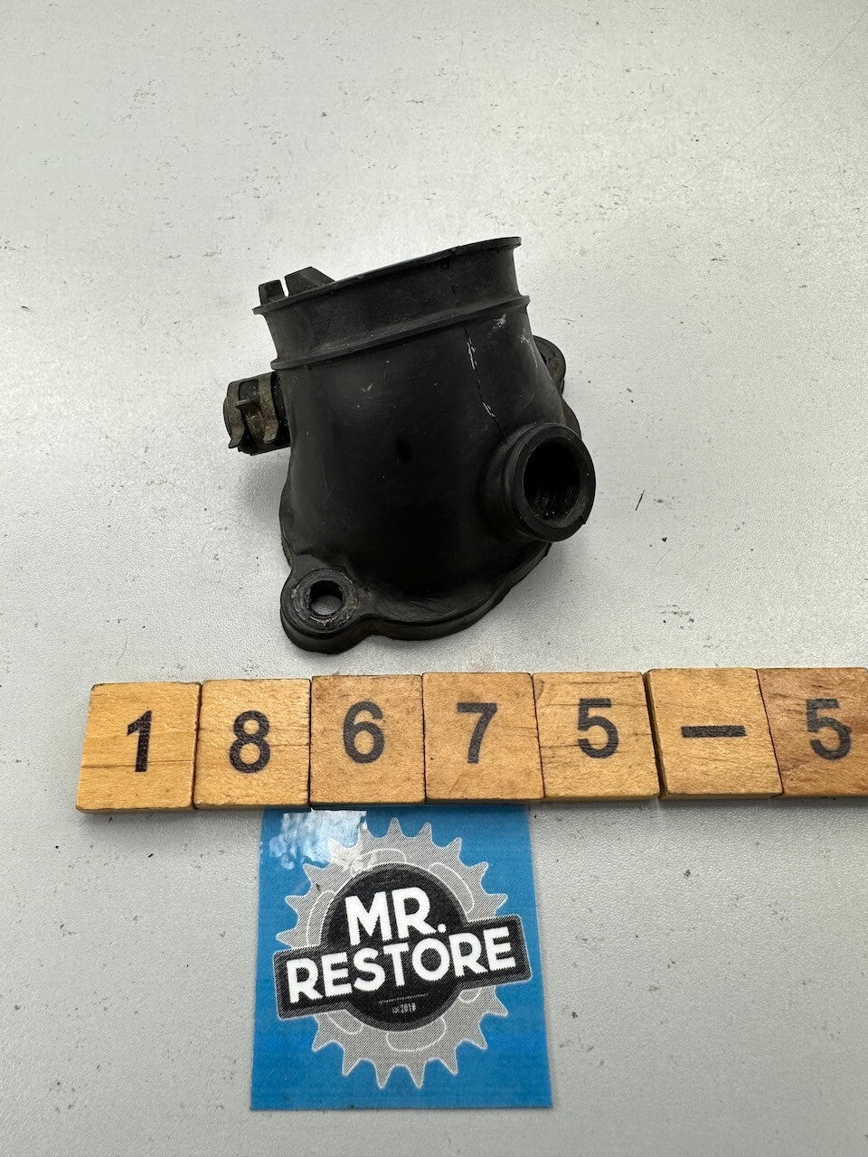 Kawasaki KR250A 1984-1986 Tandem Twin Intake Carb Holder Manifold 16065-1126