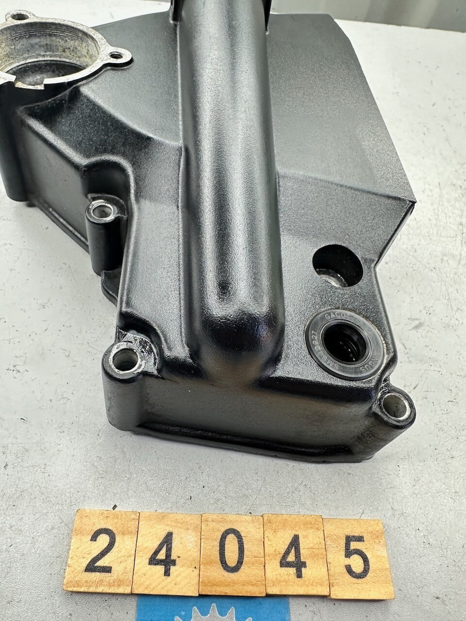 Triumph Daytona Speed Triple T300 Sprint Trident - Sprocket Cover & Dipstick