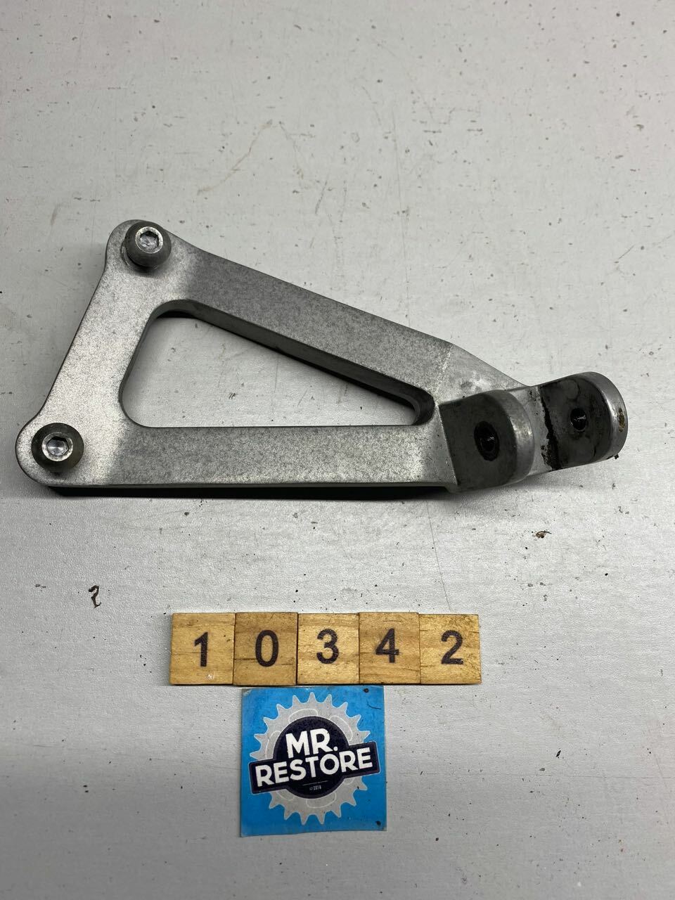 Kawasaki ZR750F ZX750 ZX7 L/H Pillion Foot Rest Bracket 35011-1554
