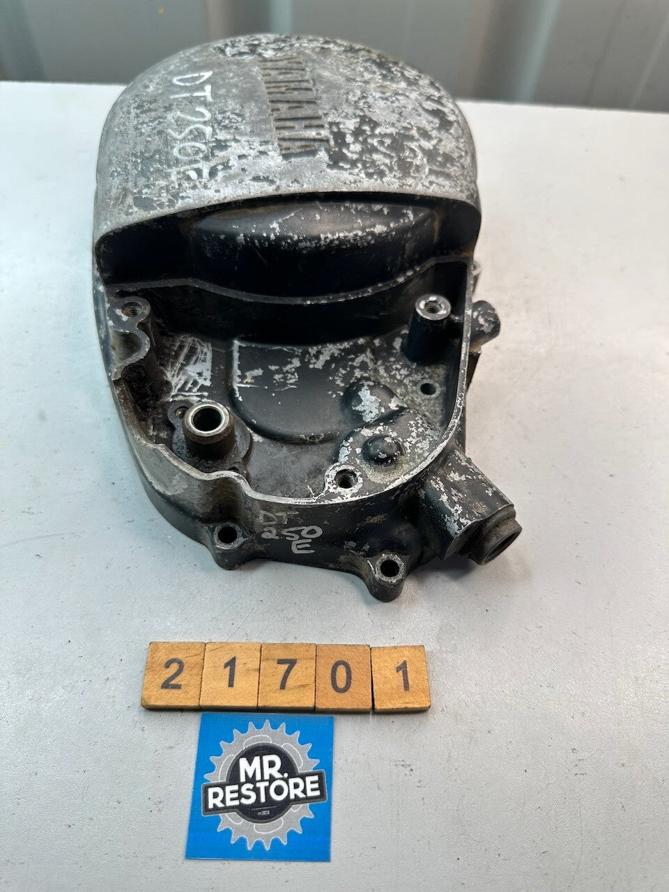 Yamaha DT400 DT250 Clutch Cover 1M1-15431