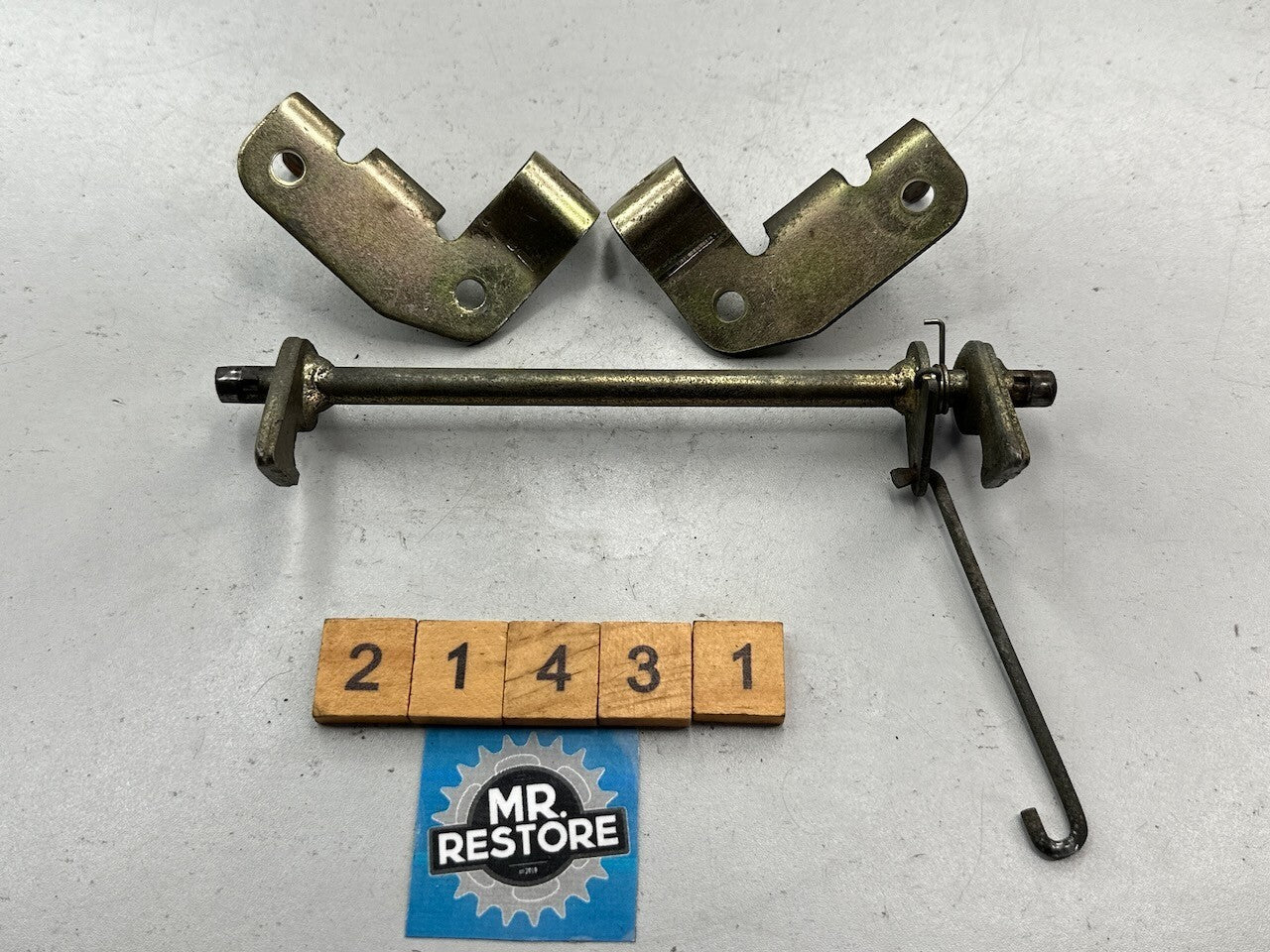 Yamaha TZR250 1KT 2MA Seat Striker Latch Assy.