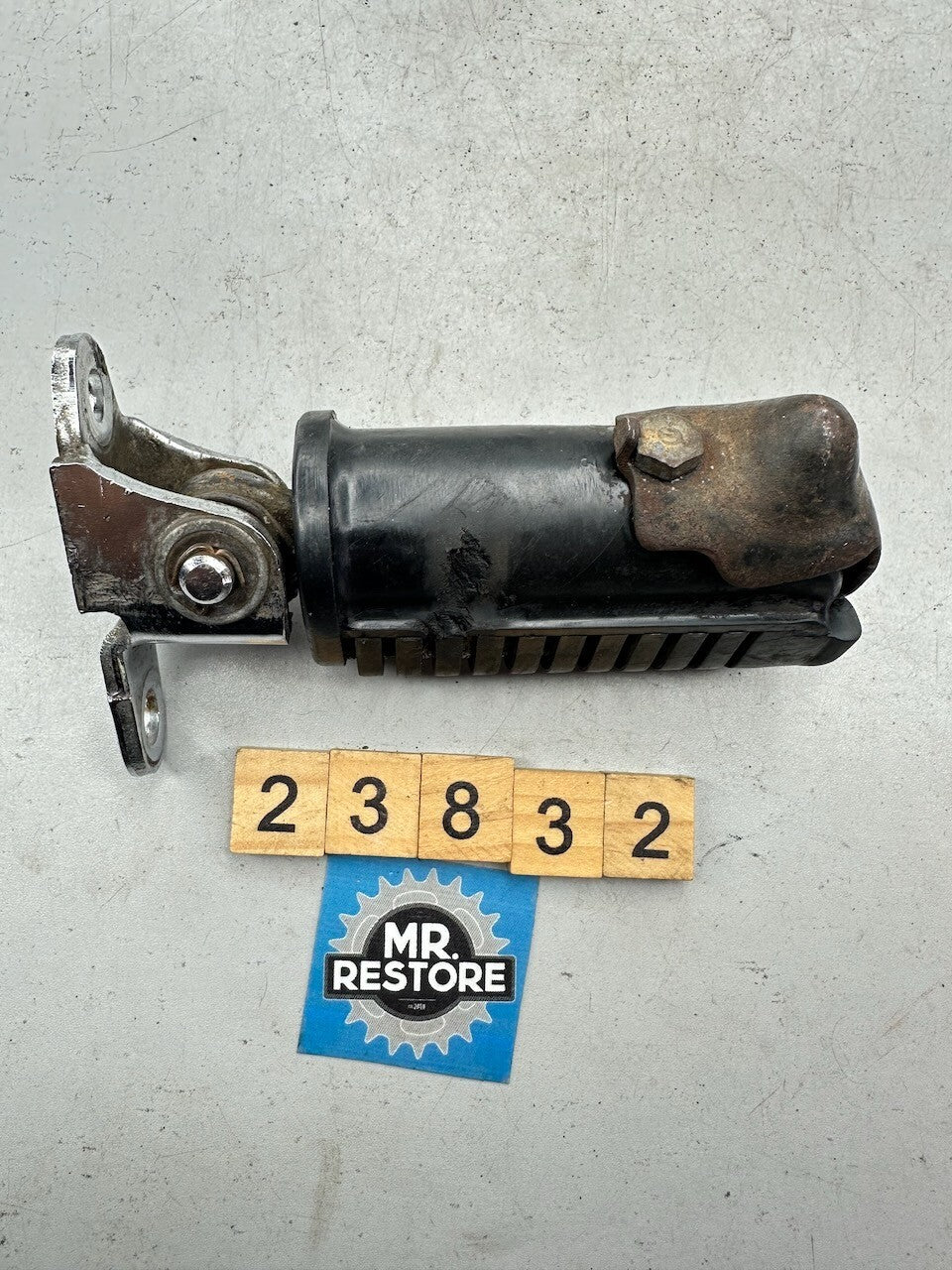 Honda CB750 '79-82' Left Footrest Peg & Rubber 50630-438