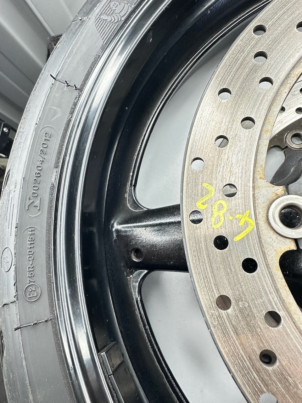 Yamaha XJR1300 '04-16' Front Wheel , Discs & Useable Michelin Road 5 2CT Tyre