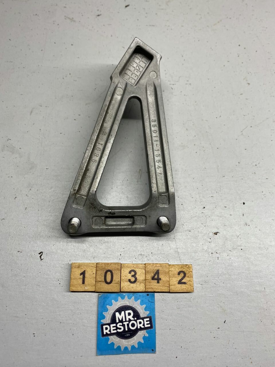 Kawasaki ZR750F ZX750 ZX7 L/H Pillion Foot Rest Bracket 35011-1554
