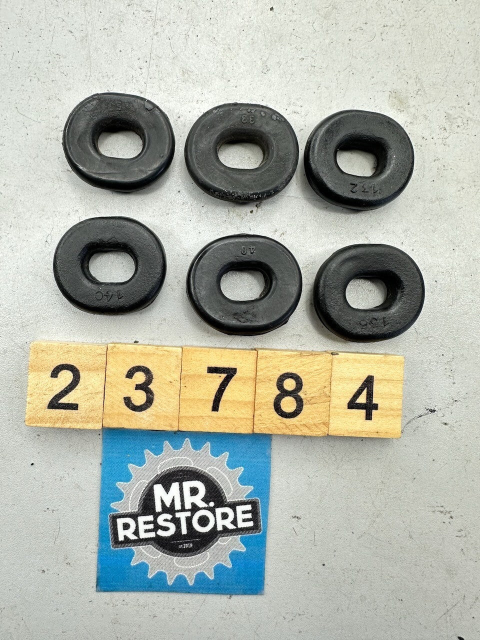 Honda Motorcycle Many Models Side Cover Grommet x6  83551-300