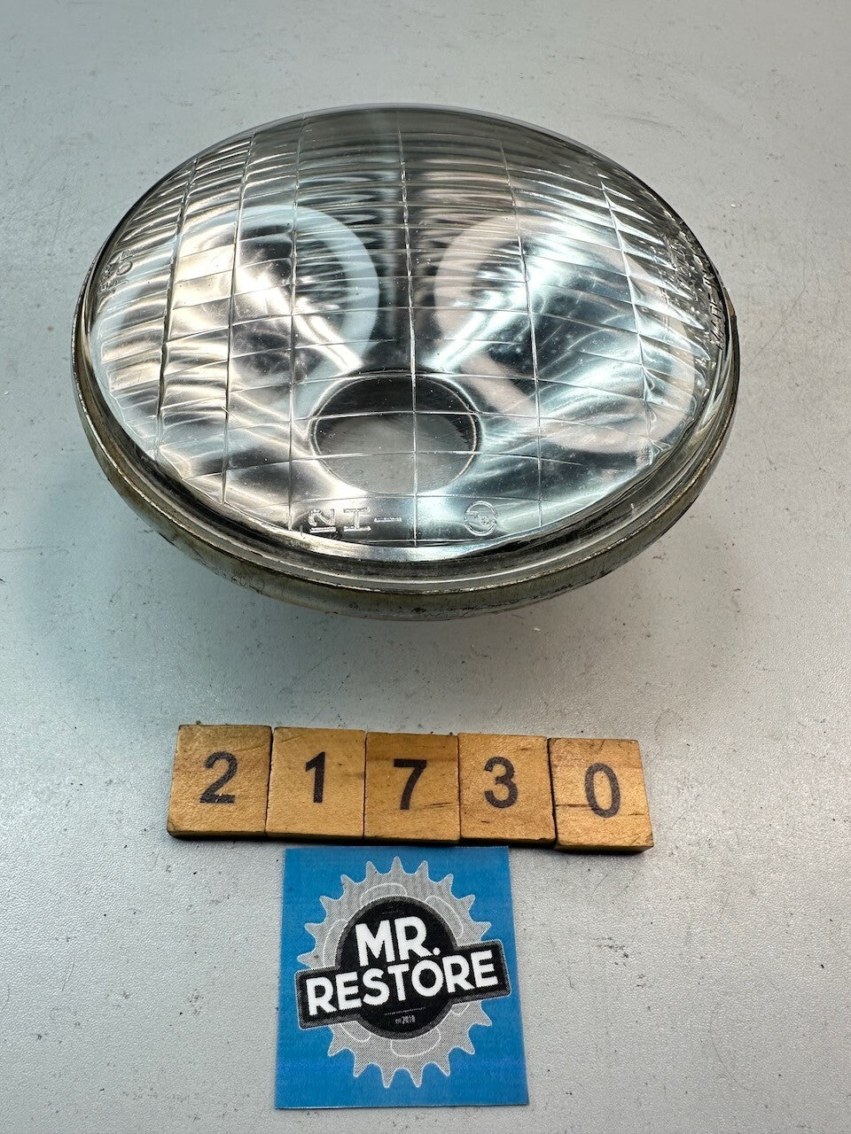 Yamaha TY250 A TT500 IT400 6V35/35V OEM Koito Headlight Lens 434-84120-60