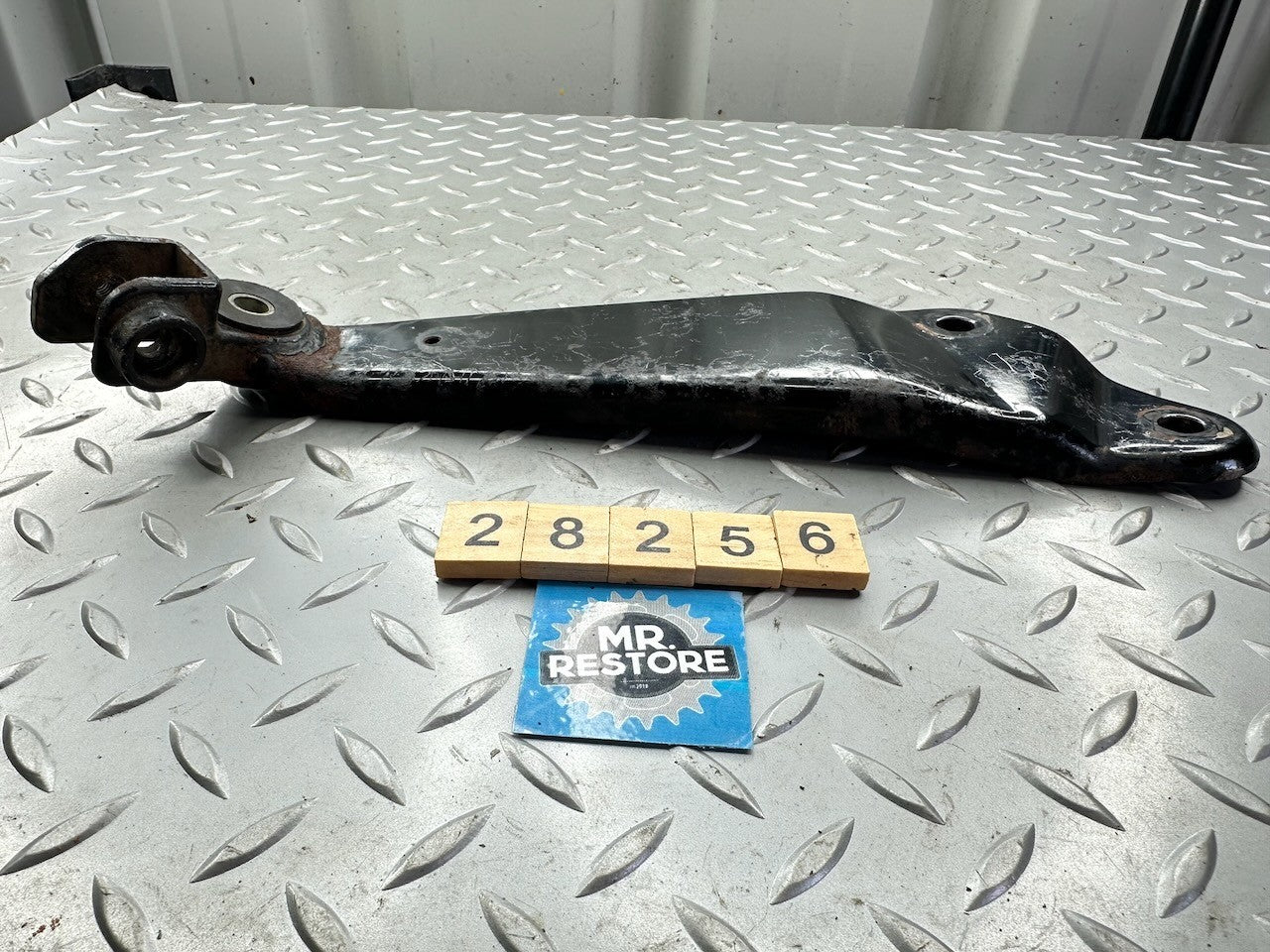 Suzuki RG500 RG400 GS500 OEM L/H Pillion Footrest Footpeg Bracket 43720-20A00