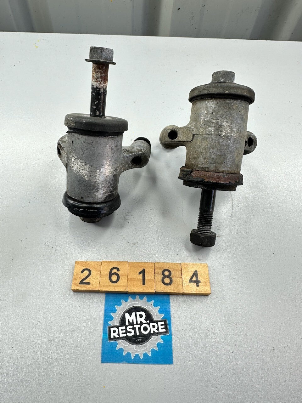 Kawasaki ZX750 F Ninja 750 R GPX750 GPX600 ZX600 Engine Mount Bracket (Pair)