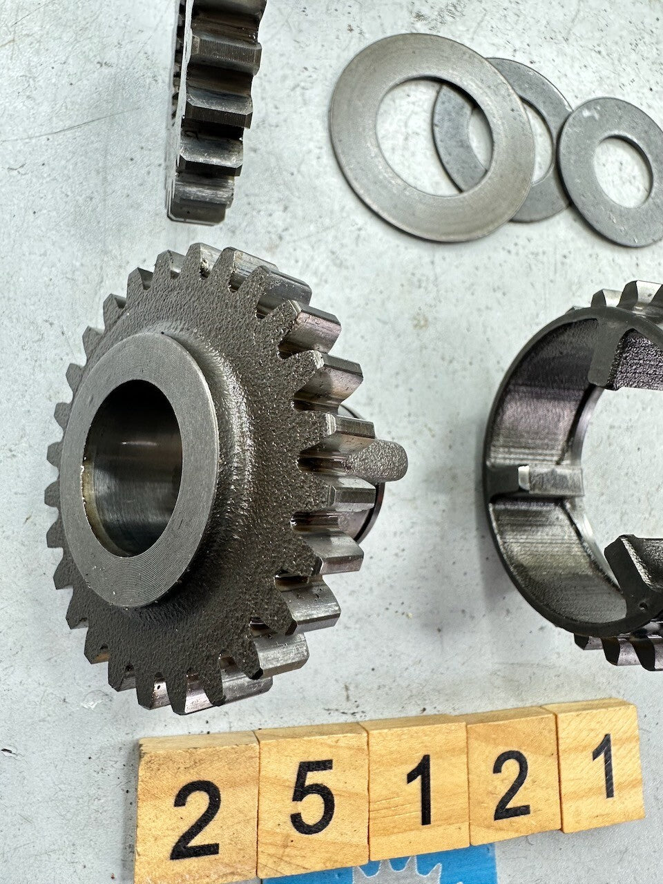 Kawasaki KZ250 W1 LTD '83' KL250 '83-84' Transmission Spur / Idler Gear / Damper