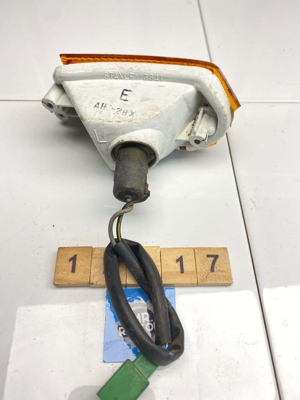 Kawasaki ZZR1100 ZZR600 R/H Indicator Assy OEM