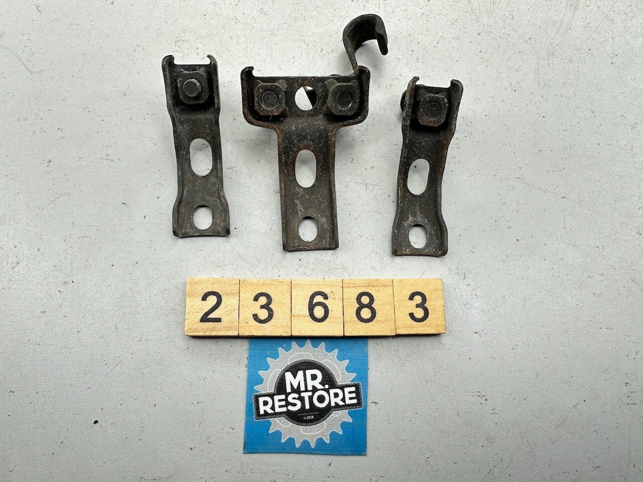 Honda VF1000F VF1000R Ignition Coil Stay Brackets 30515-MB6-003 30516-MB6-003