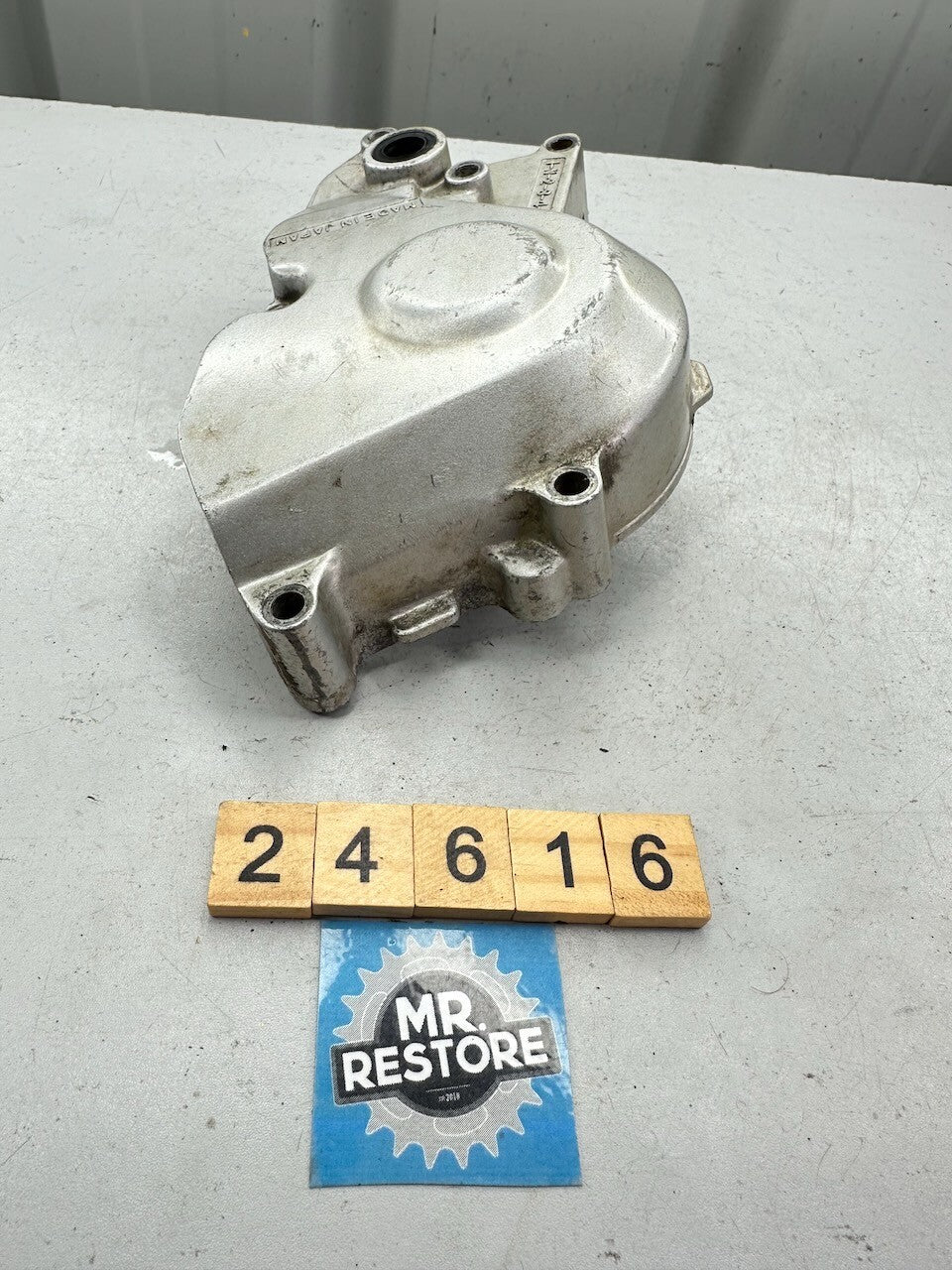 Yamaha FZR250 Front Sprocket Crankcase 2 Cover 2KR-15421-00 2KR-15421-02
