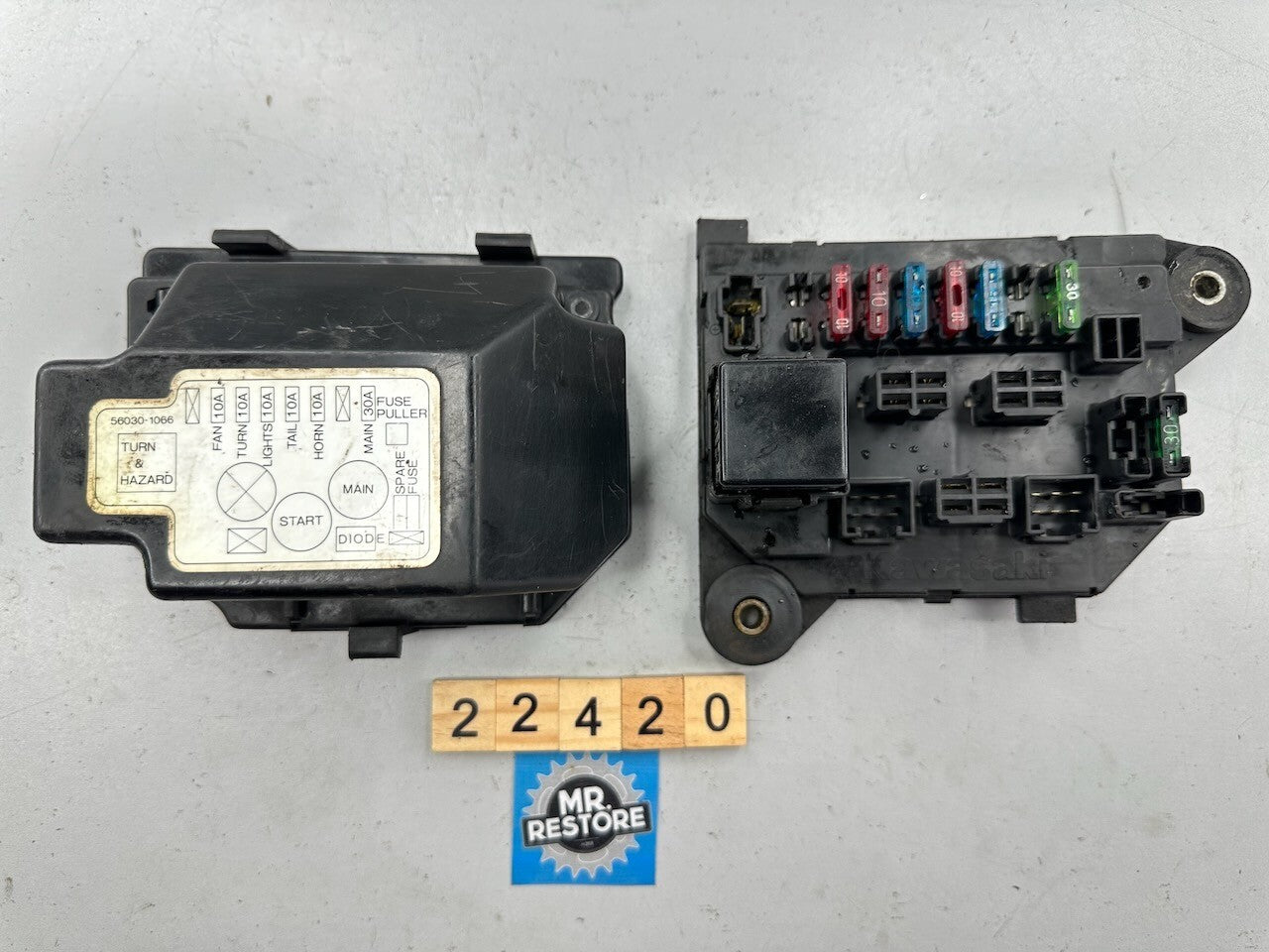 Kawasaki GPZ1000RX GPZ900 GPZ750 GPZ1100 ZN1300 Fuse Box With Lid, Flasher Relay