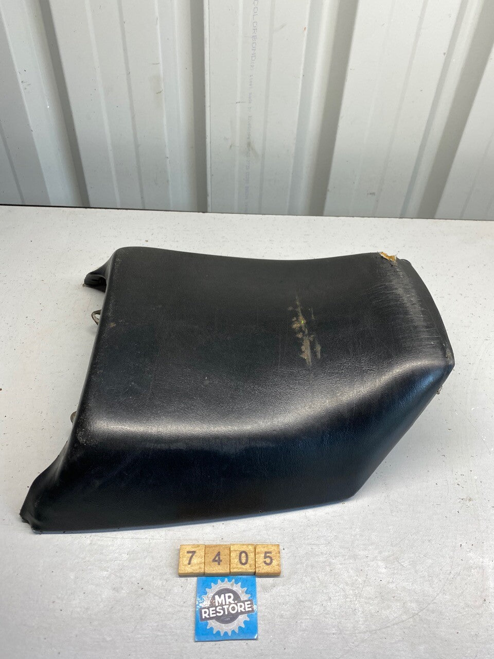 Suzuki GSXR1100 1990 45300-17C-01 Pillion Seat