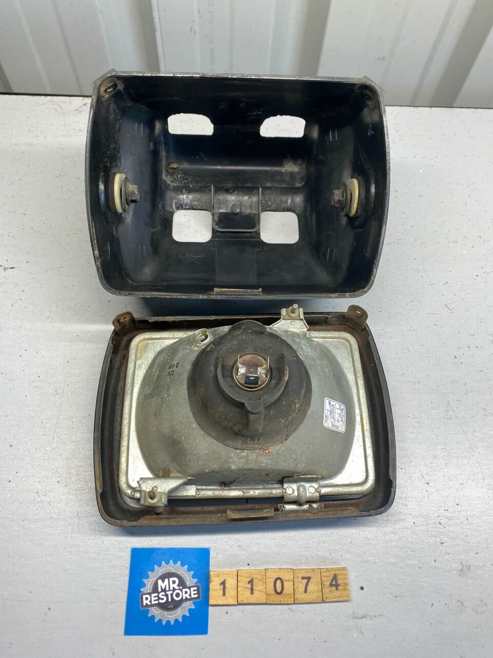 Yamaha XJ650L Turbo - Headlight Assy. 16G-84303-A0 (with original lens)